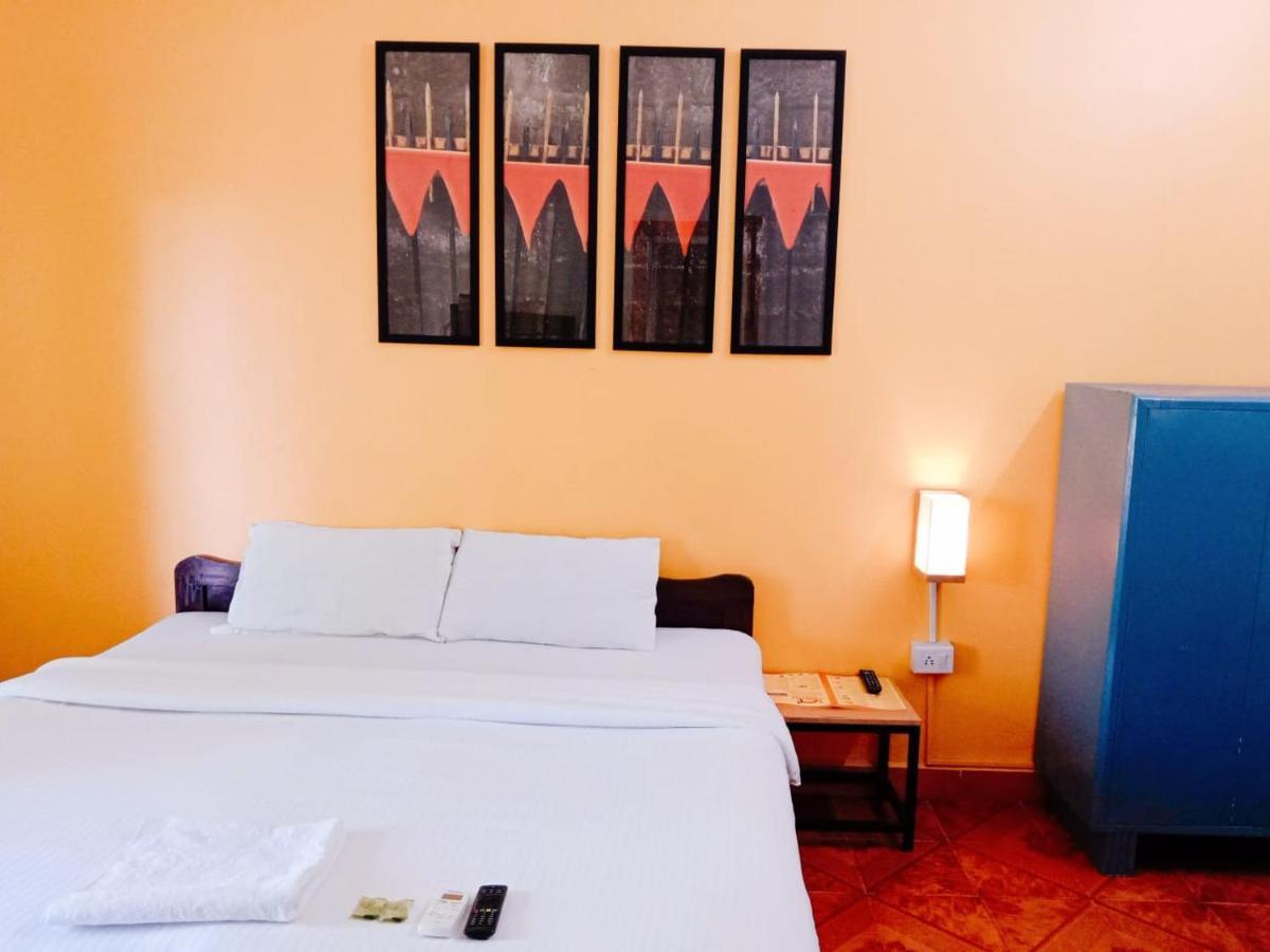 Baga Beach Paradise Hotel Buitenkant foto