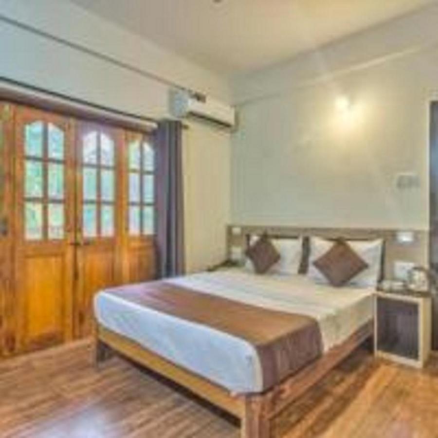 Baga Beach Paradise Hotel Buitenkant foto